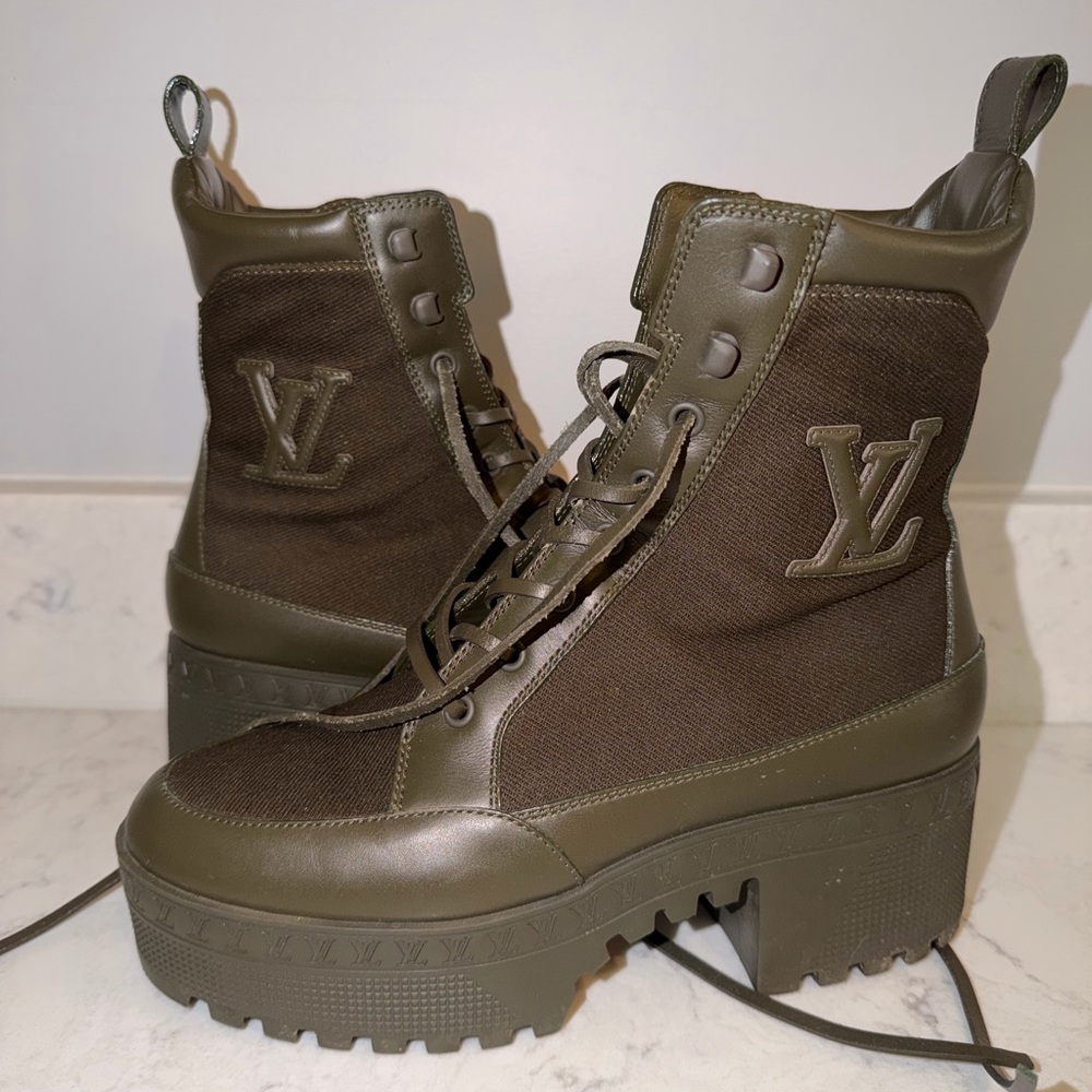 Louis Vuitton Women's Laureate Platform Desert Boot